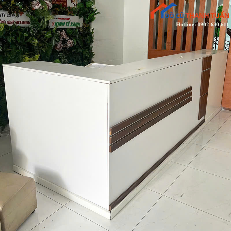 quay-le-tan-3m4x1m2x81-G3tr5-2 Quầy Lễ Tân Cũ 3M4x1M2 Thiết Kế Góc L Hiện Đại