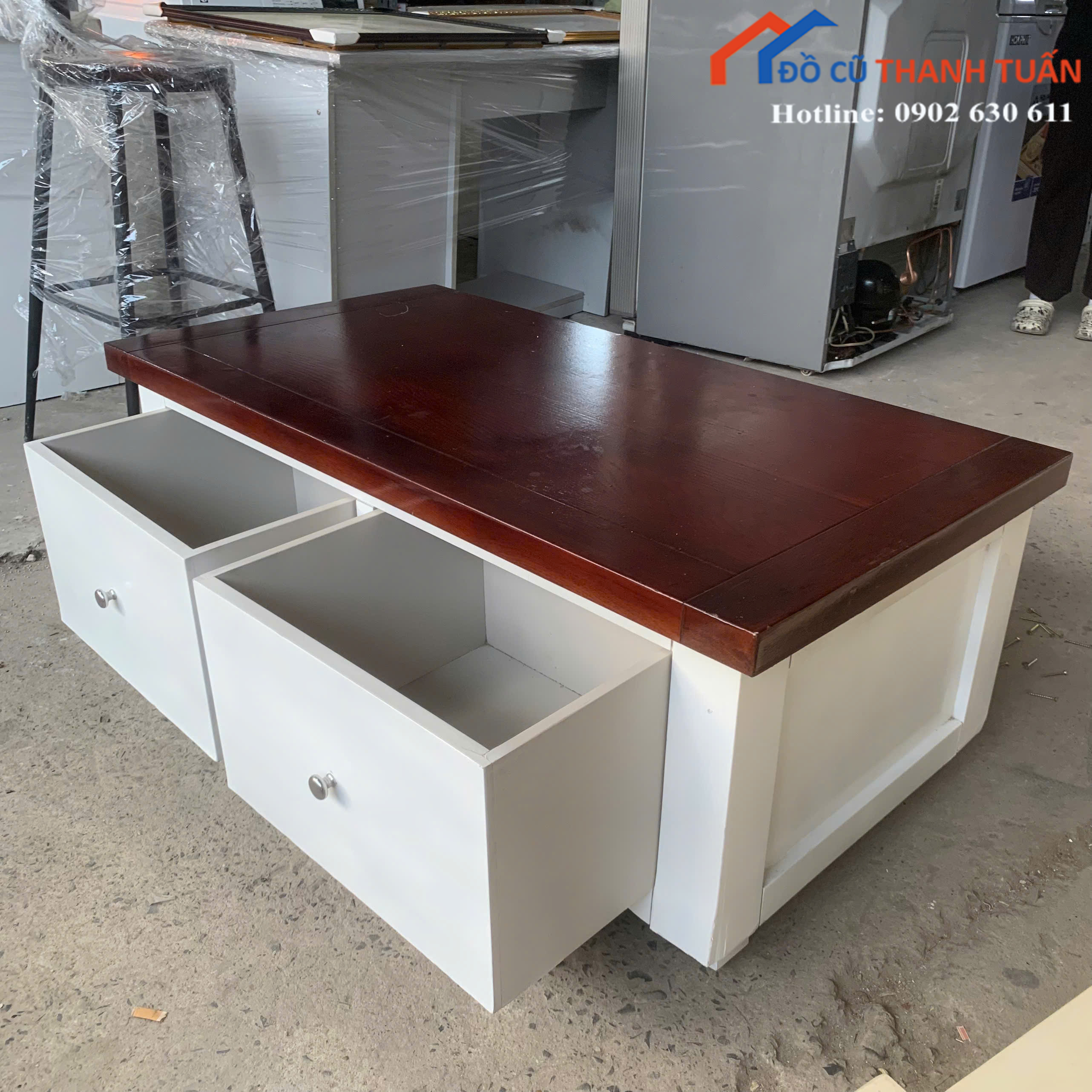 sofa-800k-4 Bàn Sofa Cũ Mặt Gỗ Màu Nâu Thiết Kế 2 Hộc Kéo