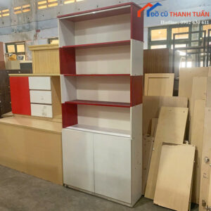 Tủ Trưng Bày Cũ Màu Trắng Phối Đỏ Thiết Kế 4 Tầng