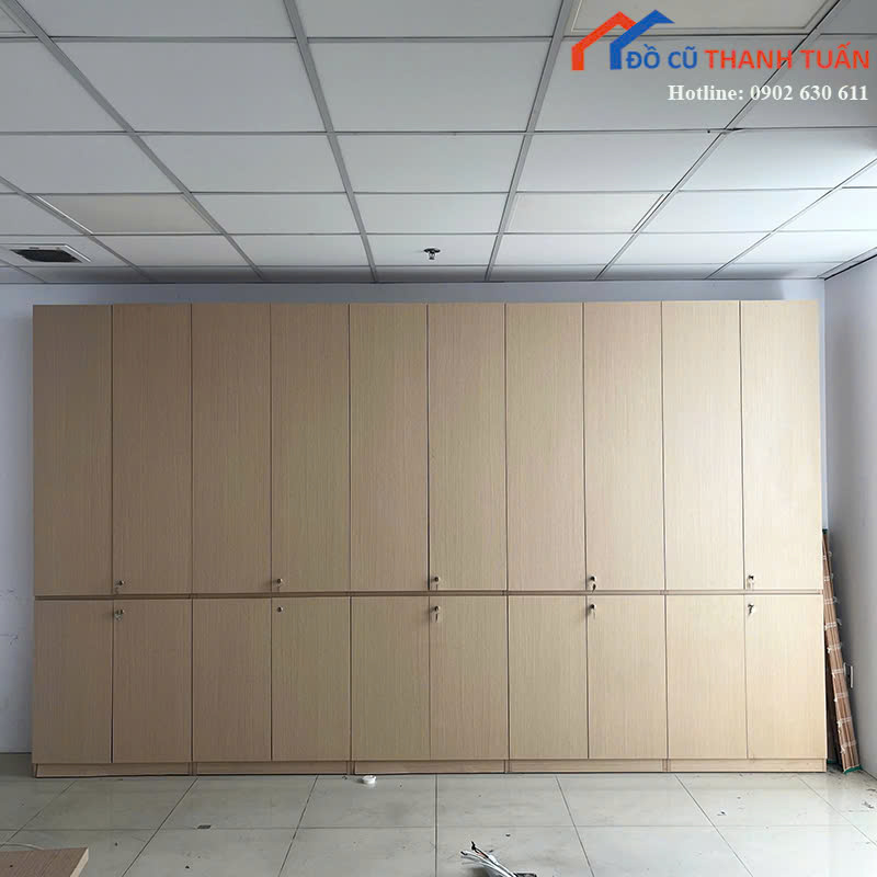 z7321862804057_4d675b5e7bc96eef2a99fabcff8a47ff Tủ Hồ Sơ Cũ 2M4x80CM Thiết Kế 4 Cánh Nhỏ Gọn