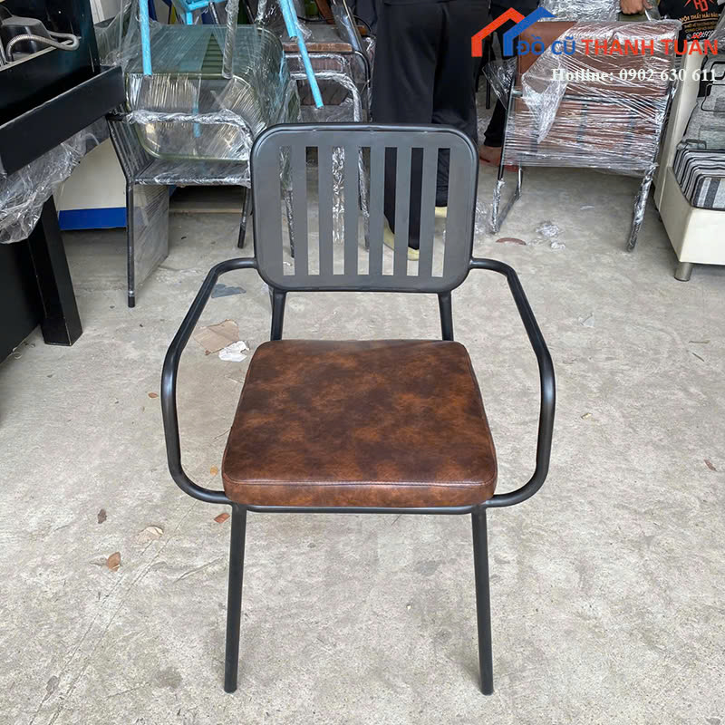 560-TL26 Ghế Cafe Khung Sắt Bọc Đệm Mới 99% (Nhiều Mẫu)