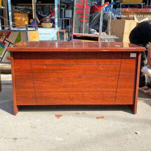 ban-giam-doc-cu-1m4x70cm-thiet-ke-khong-hoc