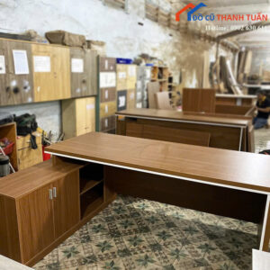 ban-giam-doc-1m8x75cm-mau-nau-van-go-moi-99