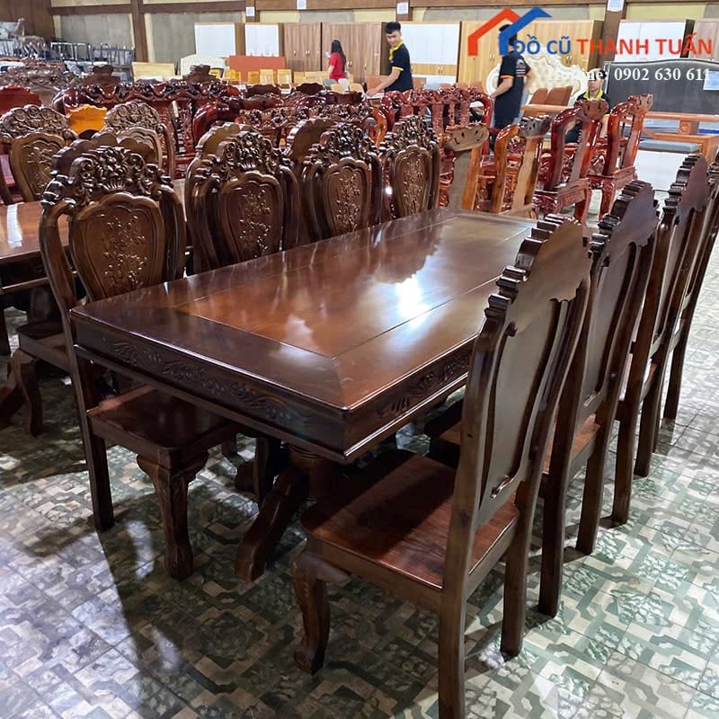 bo-ban-an-8-ghe-moi-3 Thanh Lý Bộ Bàn Ăn 8 Ghế Chạm Khắc Tinh Xảo Mới 99%