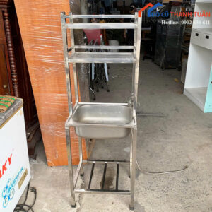 bon-rua-inox-cu-co-ke-tren-duoi-tien-dung