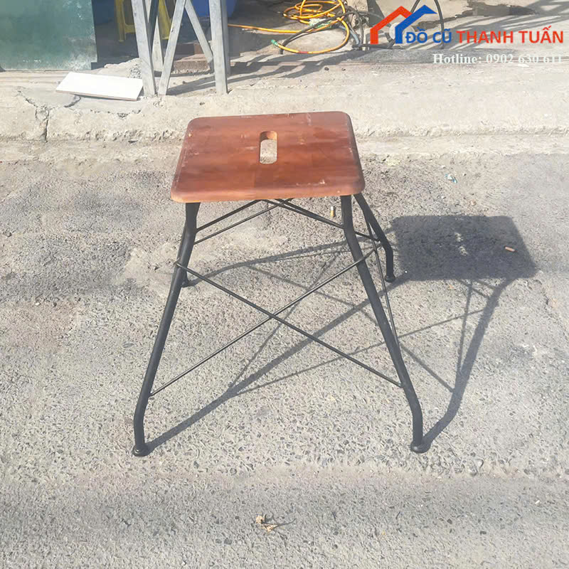 ghe-g150-2 Ghế Cafe Cũ Mặt Gỗ Thiết Kế Chân Đẹp Mắt