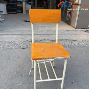 ghe-hoc-sinh-cu-khung-sat-mat-go-nho-gon