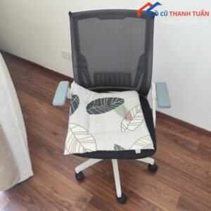 ghe-van-phong-cu-lung-luoi-chan-xoay-co-tay-vin
