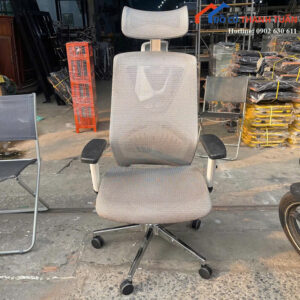 ghe-van-phong-cu-the-one-lung-luoi-co-tua-dau