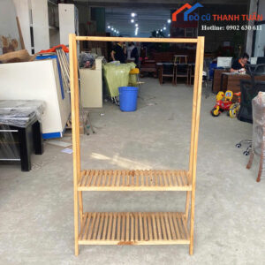 ke-treo-quan-ao-cu-thiet-ke-tam-giac-hien-dai