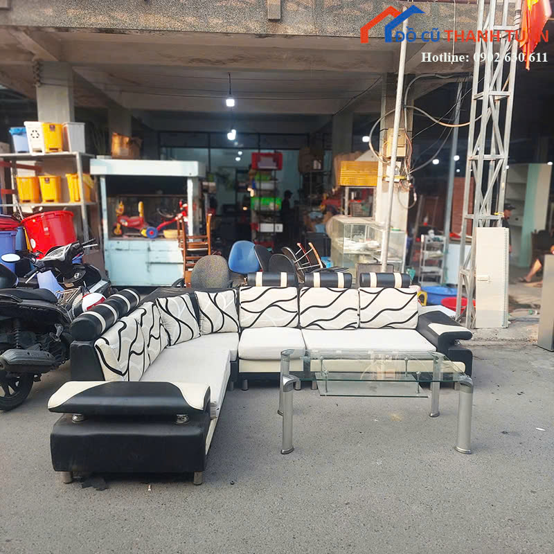 sofa-cu-thiet-ke-goc-l-mau-trang-phoi-den-hien-dai