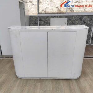 Quầy Lễ Tân Cũ Màu Trắng Thiết Kế Vân Mây Đẹp Mắt
