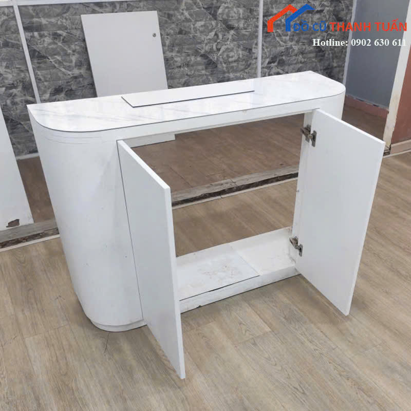 tu-3 Quầy Lễ Tân Cũ Màu Trắng Thiết Kế Vân Mây Đẹp Mắt