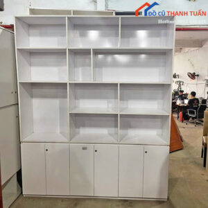 tu-trung-bay-cu-2mx2m4-mau-trang-thiet-ke-nhieu-ngan