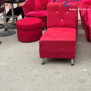 Sofa Đơn Cũ Kèm Đôn Bọc Nhung Màu Đỏ Hiện Đại