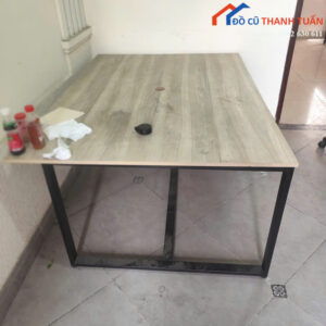 Bàn Làm Việc Cũ 1M6x1M2 Vân Gỗ Thiết Kế Chân Sắt
