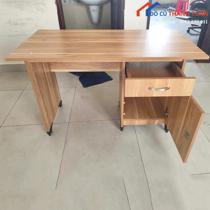 blc-1m2x60x75-G7503 Bàn Làm Việc Cũ 1M2x60CM Vân Gỗ Có Hộc Bên Tiện Lợi