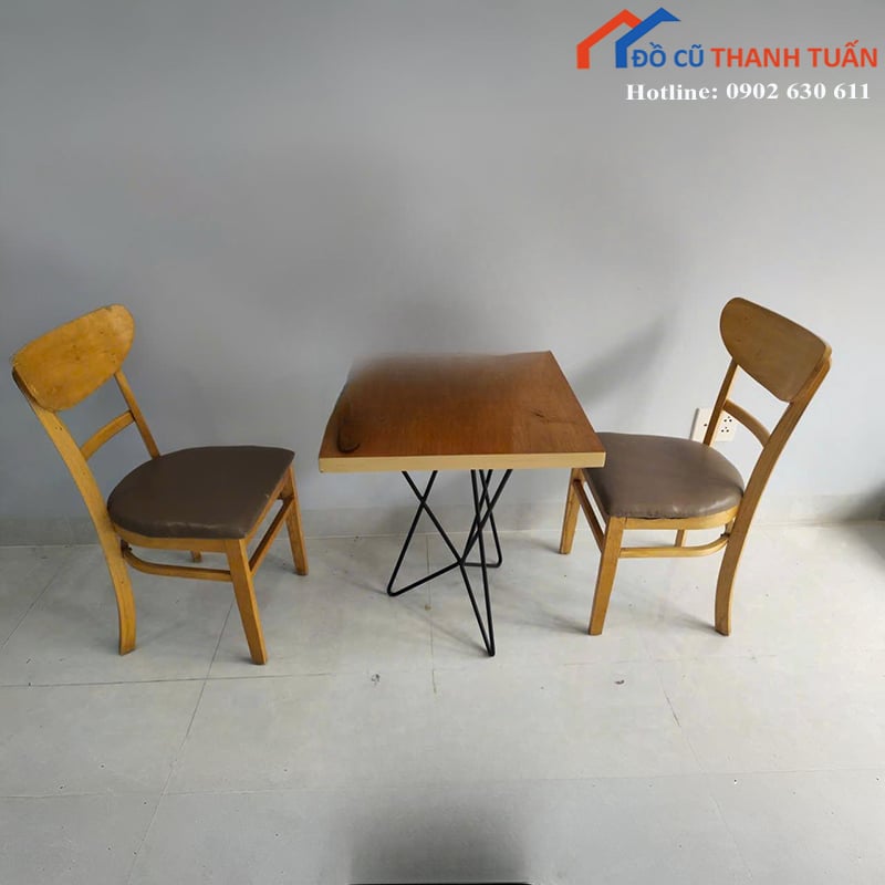 ghe-150-ban-350 Bộ Bàn Ghế Cafe Cũ Thiết Kế Khung Gỗ Nhỏ Gọn