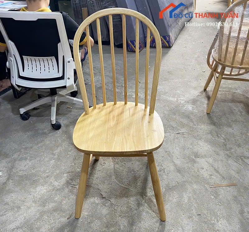 ghe-an-khung-go-thiet-ke-tua-lung-cao-moi-99