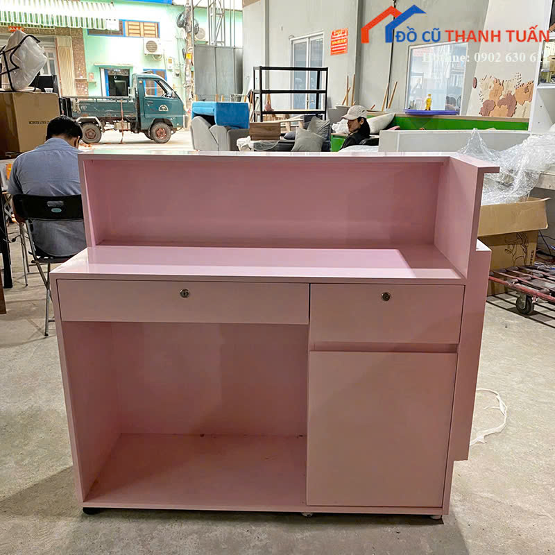 quay-le-tan-G2tr2 Quầy Lễ Tân Cũ Màu Hồng Phối Trắng Sang Trọng