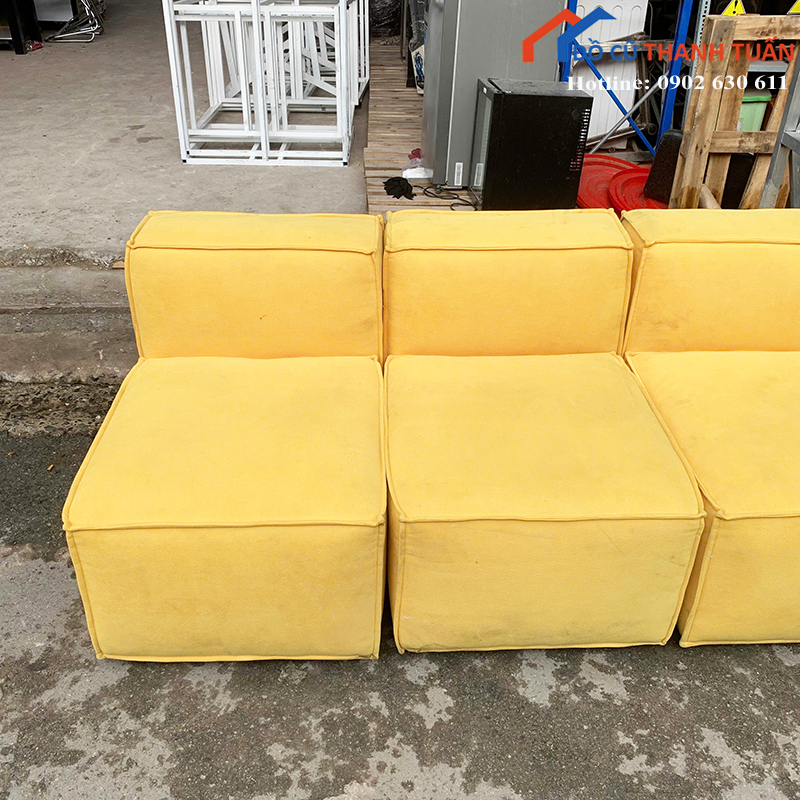 sofa-cu-boc-dem-mau-vang-nho-gon-nhieu-mau