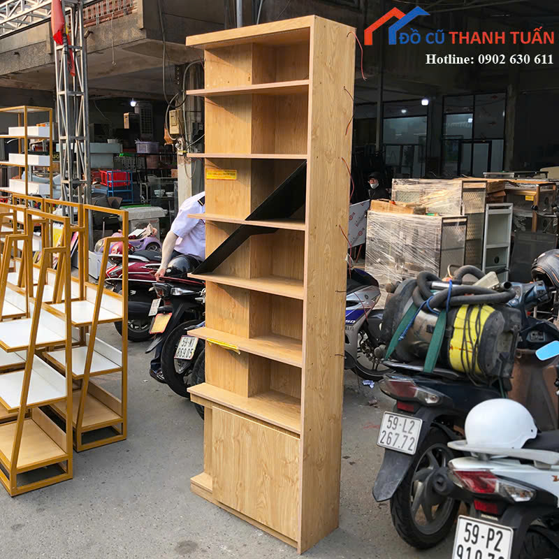 tu-trung-bay-73x28x2m2-G700-2 Tủ Trưng Bày Cũ 2M2x73CM Thiết Kế Vân Gỗ Hiện Đại