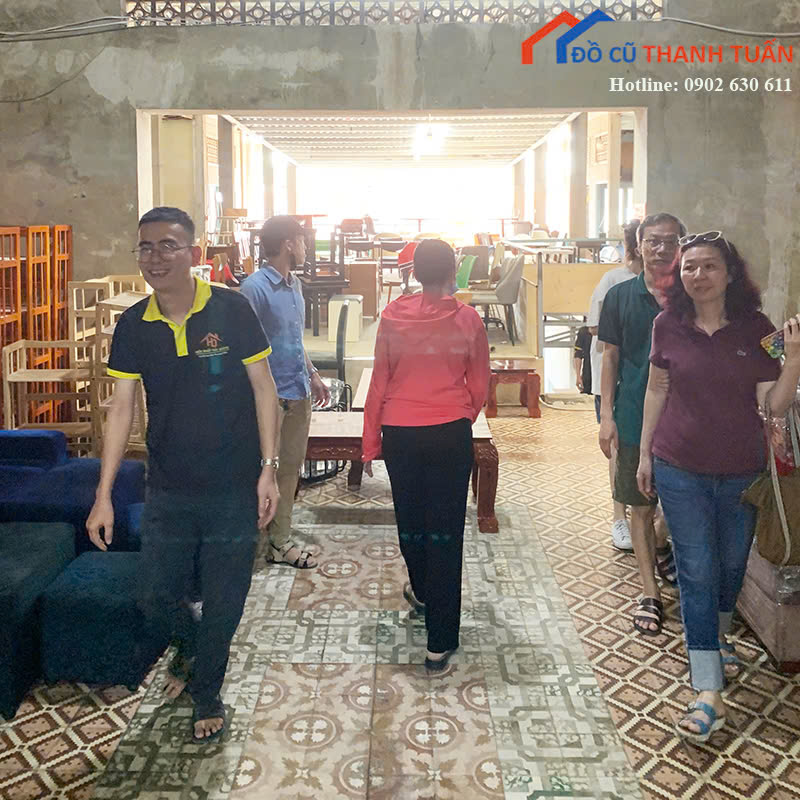 z7493339864996_3f87a7500d567fe26f321fd1940e02d4 Khách Hàng Tấp Nập Ghé Kho Đồ Cũ Thanh Tuấn Chọn Nội Thất Sắm Tết