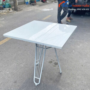 Bàn Cafe Cũ Màu Trắng Thiết Kế 3 Chân Độc Đáo