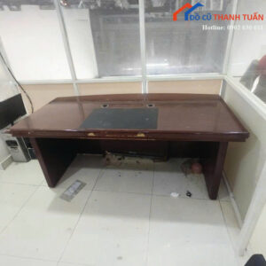 ban-giam-doc-cu-1m8x85cm-mau-nau-co-hoc-keo