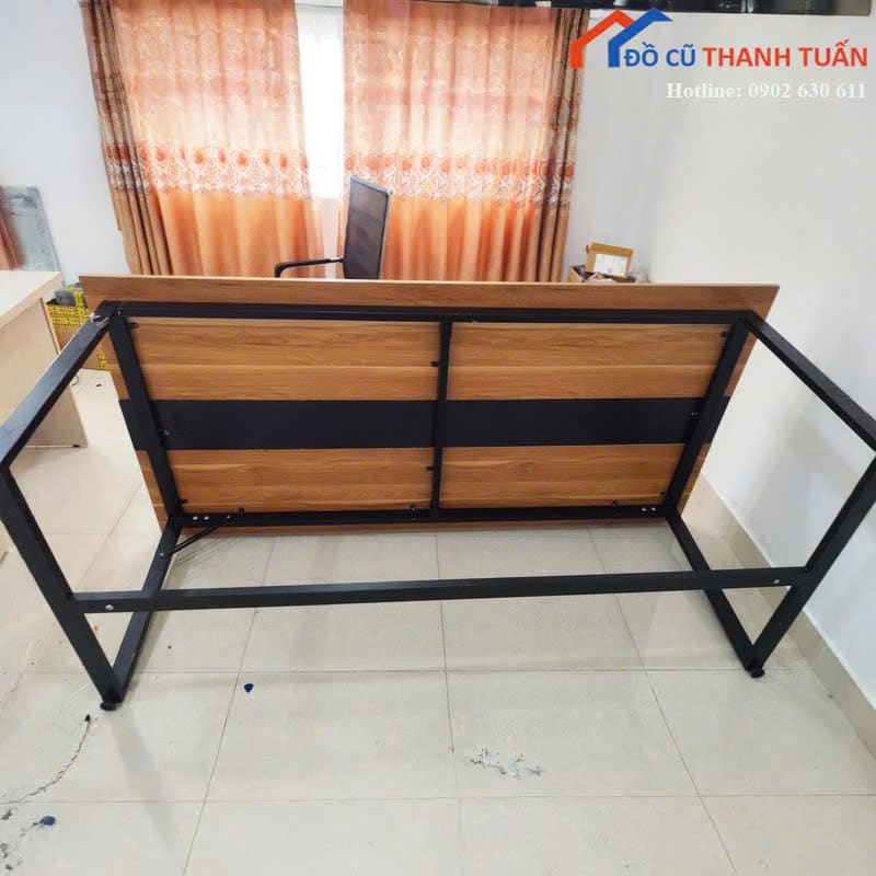 ban-hop-2mx1m-van-go-phoi-soc-den-hien-dai-2 Bàn Họp 2Mx1M Vân Gỗ Phối Sọc Đen Hiện Đại