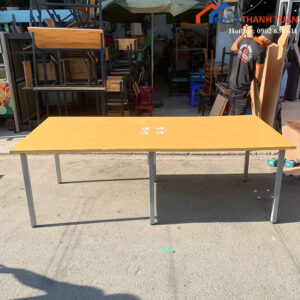 Bàn Họp Cũ 2M2x1M Vân Gỗ Có Lỗ Đi Dây Tiện Dụng