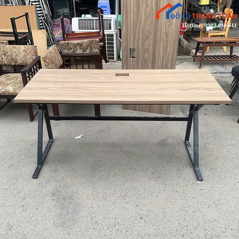 ban-lam-viec-cu-1m5x60cm-thiet-ke-chan-chu-k