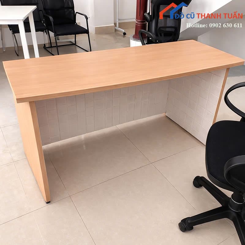 ban-lam-viec-cu-thiet-ke-bo-cong-nho-gon-2 Bàn Làm Việc Cũ Thiết Kế Bo Cong Nhỏ Gọn