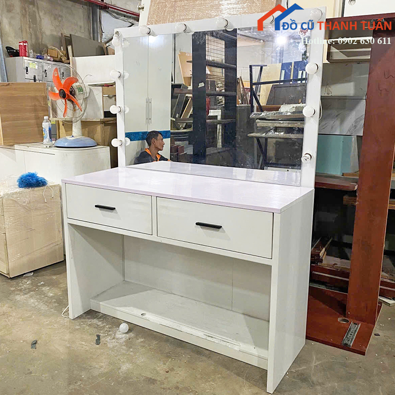 ban-trang-diem-cu-1m6x1m2-mau-trang-co-2-hoc-keo-2 Thanh Lý Đồ Nội Thất Cũ - Chuyên Mua Bán Bàn Ghế Cũ Giá Tốt Nhất