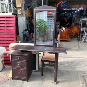 Bàn Trang Điểm Cũ Màu Nâu Có 3 Hộc Kéo Tiện Lợi