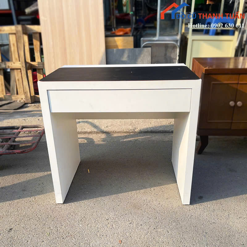 ban-trang-diem-cu-mau-trang-co-hoc-keo-tien-loi