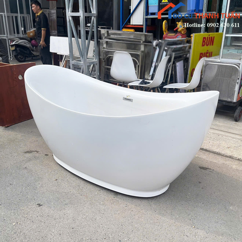bon-tam-cu-thiet-ke-kieu-trang-khuyet-doc-dao-gia-tot-3 Bồn Tắm Cũ Thiết Kế Kiểu Trăng Khuyết Độc Đáo Giá Tốt