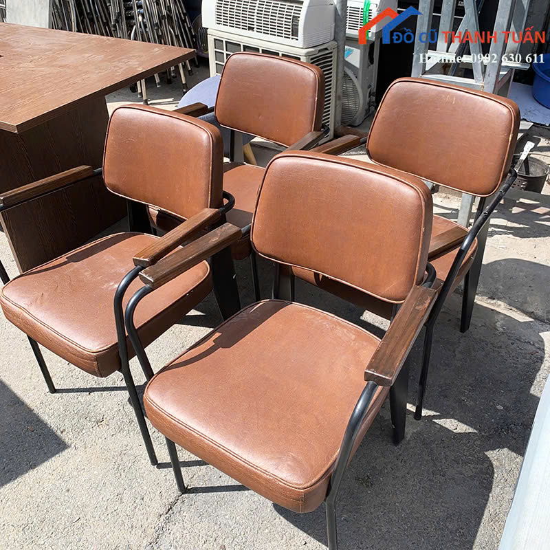 ghe-cf-G400k-2 Ghế Cafe Cũ Bọc Da Màu Nâu Khung Sắt Có Tay Vịn