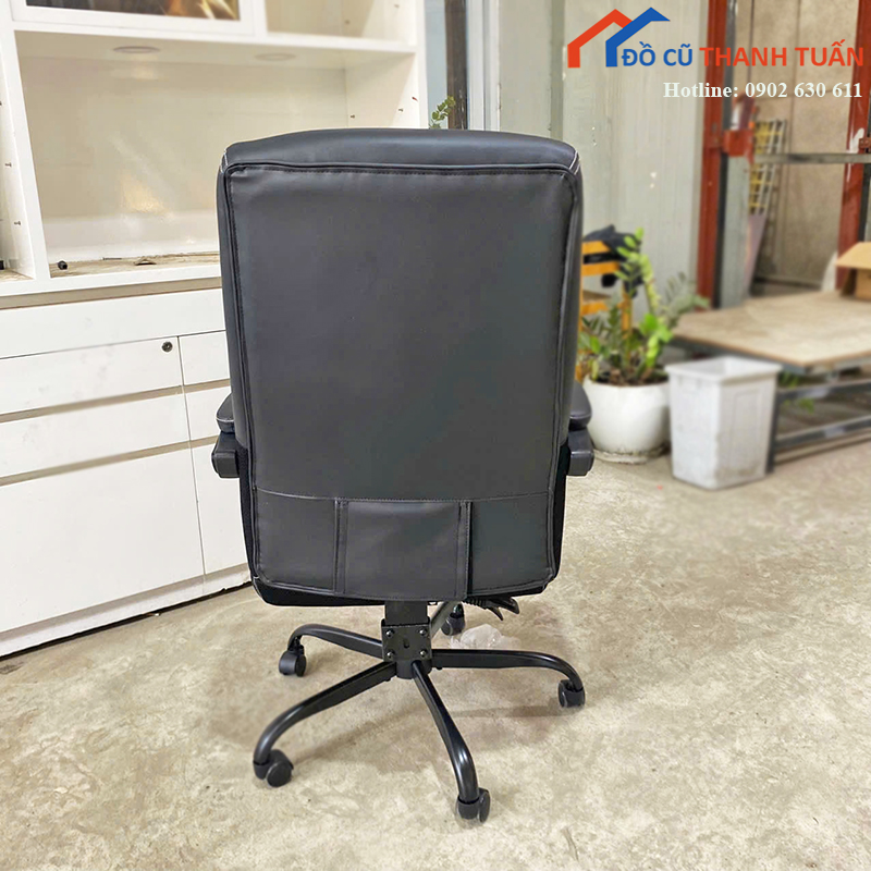 ghe-giam-doc-boc-da-mau-den-thiet-ke-gac-chan-moi-99 (4)