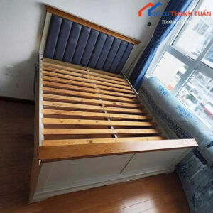 Giường Ngủ Cũ Bọc Đệm Trên Đầu Sang Trọng
