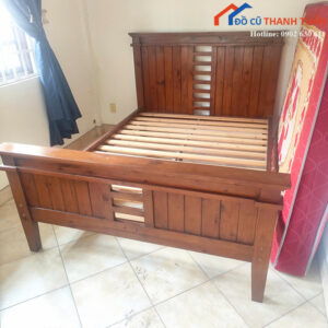Giường Gỗ Cũ 1M6x2M Màu Nâu Kiểu Dáng Cổ Điển