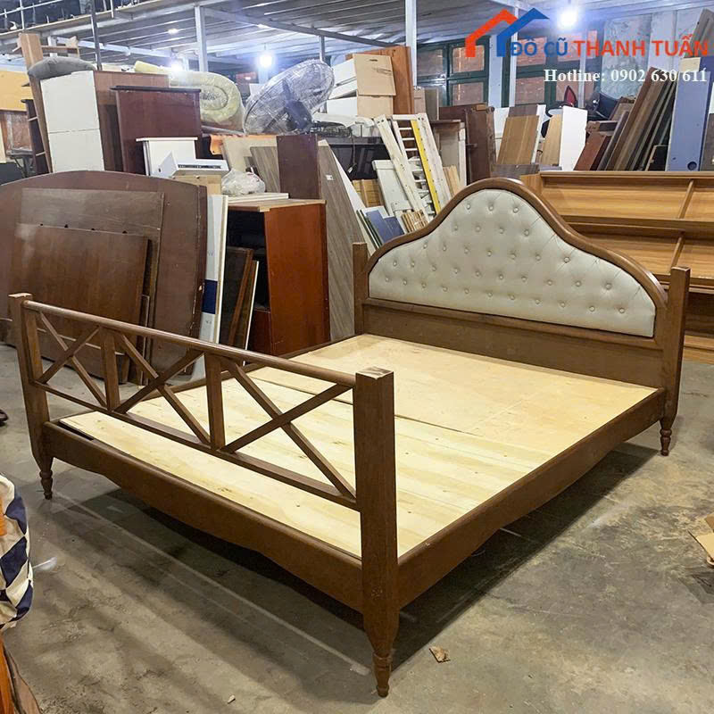 giuong-go-cu-1m8x2m-boc-dem-xam-sang-trong-2 Thanh Lý Đồ Nội Thất Cũ - Chuyên Mua Bán Bàn Ghế Cũ Giá Tốt Nhất