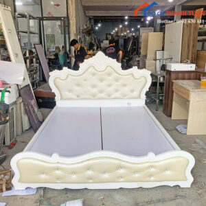 Giường Ngủ Cũ 1M6x2M Bọc Da Màu Kem Kiểu Cổ Điển