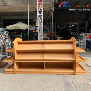 tu-trung-bay-cu-3m1x1m35-thiet-ke-nhieu-ngan-tien-dung