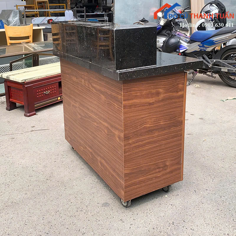 quay-1mx55x1m05-G2tr5-2 Quầy Lễ Tân Cũ 1Mx55CM Mặt Đá Có Hộc Tiện Lợi