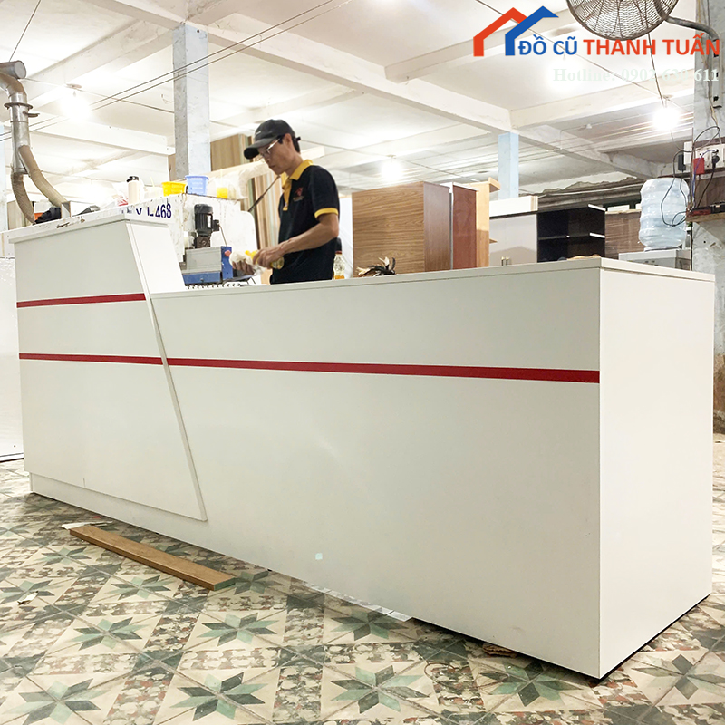 quay-le-tan-2m4x1m-trang-nham-phoi-chi-do-moi-99 (3)