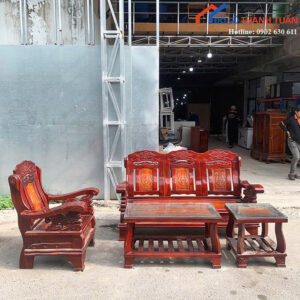 salon-go-cu-mau-nau-canh-gian-kieu-co-dien