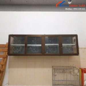 tu-bep-cu-1m8x56cm-thiet-ke-4-cua-kinh-tien-loi