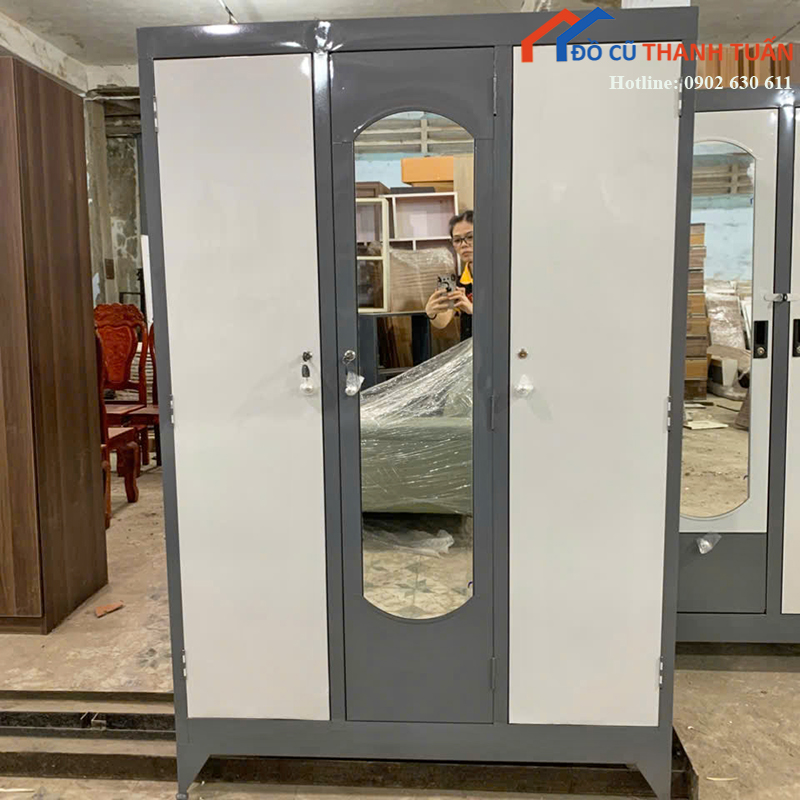 tu-quan-ao-3-canh-1m18x1m8-co-guong-moi-99 (2)