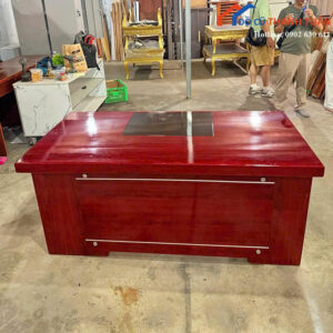 ban-giam-doc-cu-kieu-dang-sang-trong